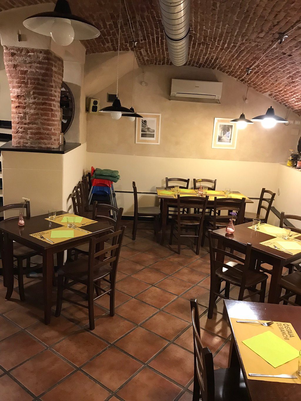 Il locale: volte in mattoni